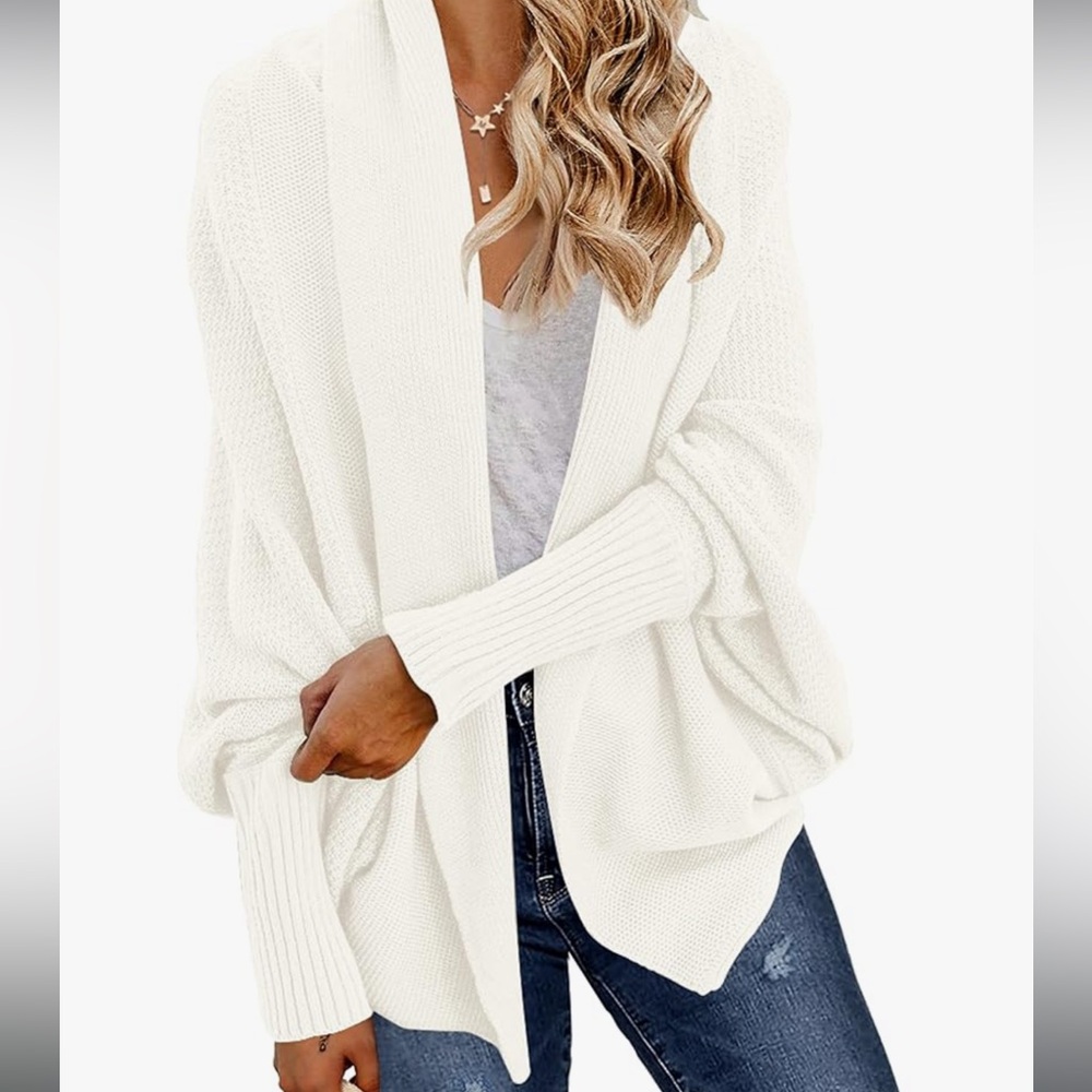 Grecerelle white short sweater cardigan size M BNT